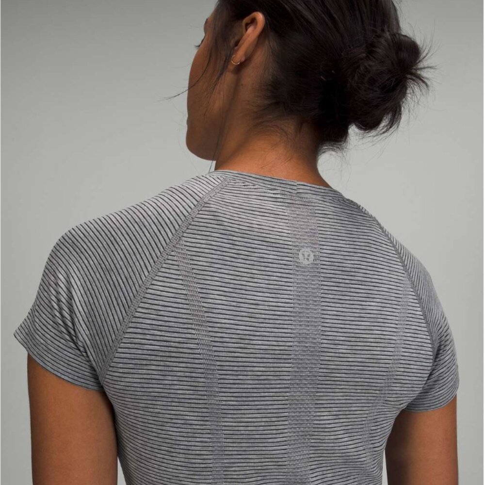 Lululemon Swiftly Tech Short Sleeve Shirt 2.0 Tetra Stripe Asphalt Grey / Black - Picture 4 of 11